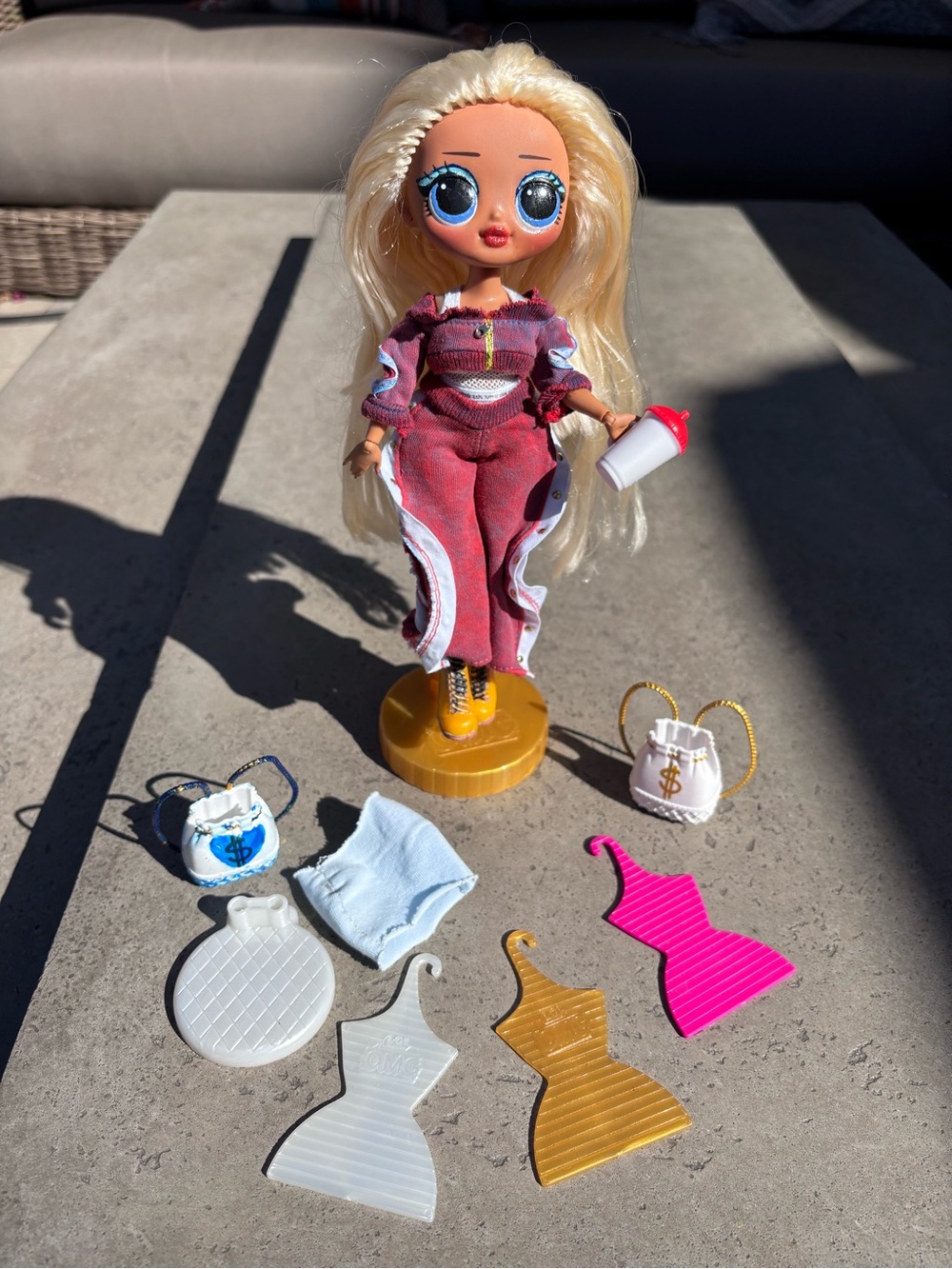 LOL Surprise OMG SWAG Fashion Doll Series 1 Blonde Clothes Accessories Stand Lot